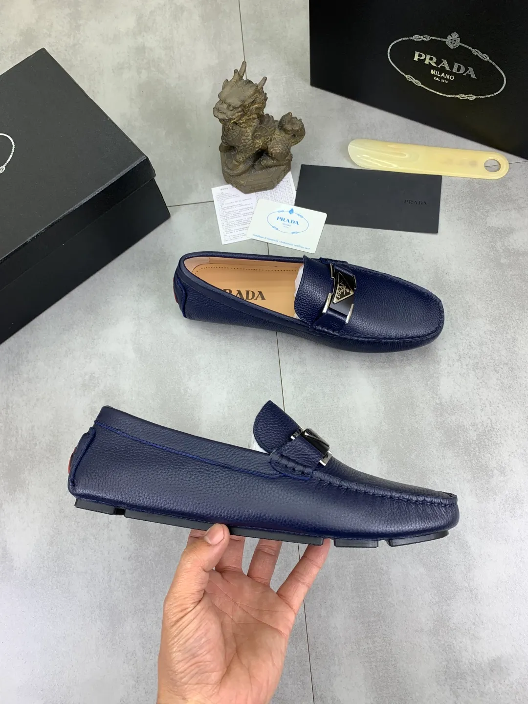 Men's Men's Shoes 💰P380💰【New Style】🆘 🔥🆕【PRADA】Prada Hong Kong high-quality pea shoes. Loaf style for lazy people. This fabric is made of 🇮🇹 imported top-grade Italian first-layer cowhide➕full first-layer pigskin lining. The lining is more high-end. The original non-slip and wear-resistant rubber outsole is the only choice for driving. Size: 38-45 4️⃣colors available